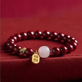 Vòng đeo tay giả bằng chu sa may mắn