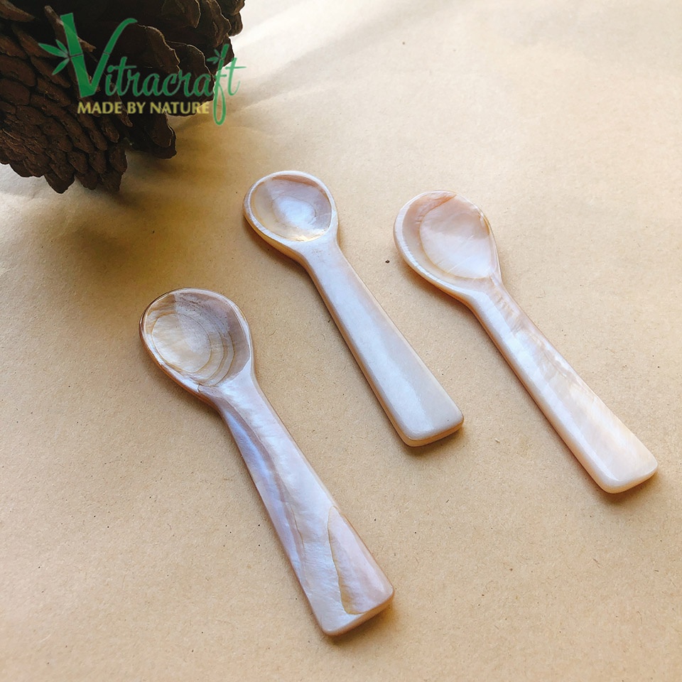 Bộ Thìa Xà Cừ Cao Cấp.Được làm từ những Vỏ Xà Cừ Hồng chất lượng cao.Thìa Cà Phê,Thìa Trà,Thìa Gia Vị.Kích thước 8x2cm.