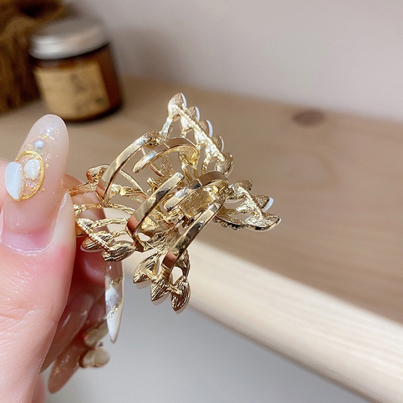 Kẹp tóc hình bướm đính ngọc trai giả thiết kế thanh lịch cho nữ