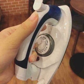 Bàn ủi du lịch mini