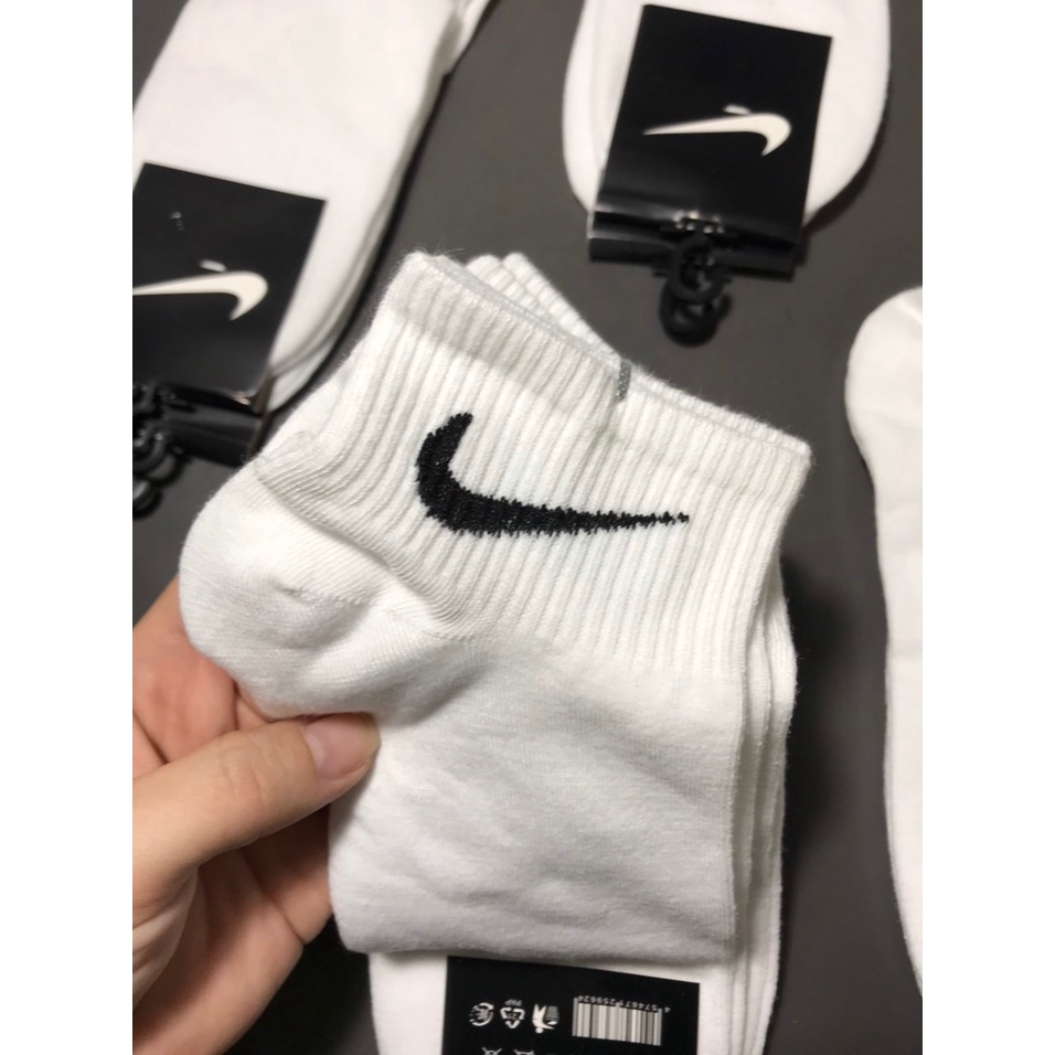 Tất ngắn cổ Nike thấm hút mồ hôi