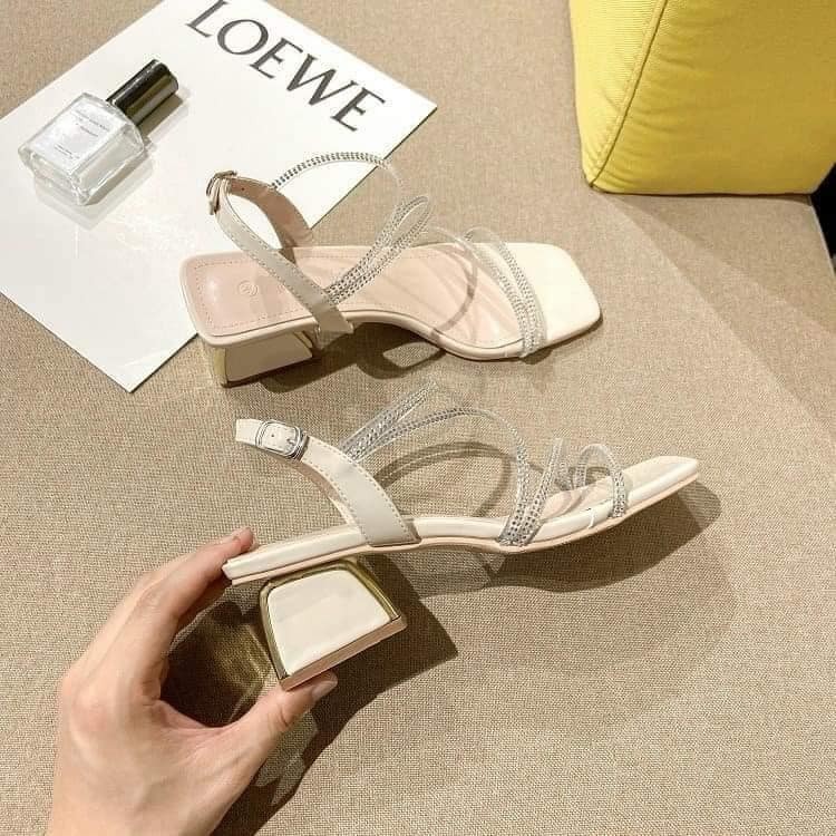 Sandal 5 Phân Gót Vuông Dây Chéo Kim Tuyến