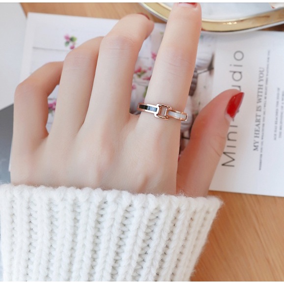 [FreeShip] Nhẫn nữ titan xà cừ đen trắng J3-311 - CAM KẾT KHÔNG BAY MÀU