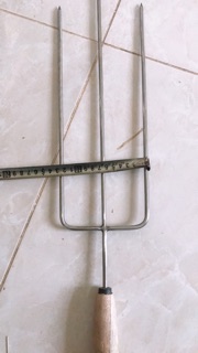 Xiên nướng 3 chãng cán gỗ
