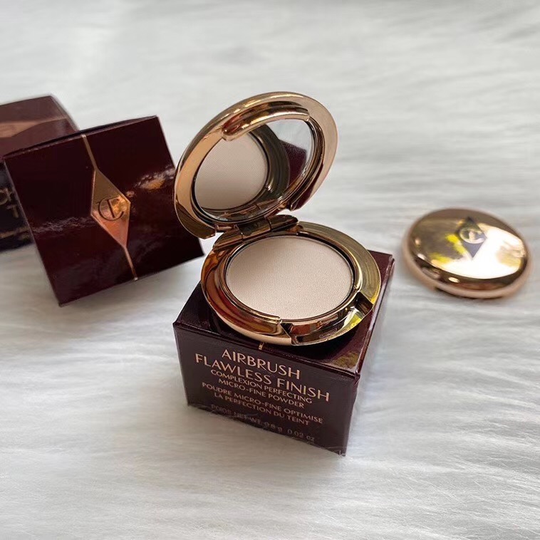 CHARLOTTE TILBURY (Hàng Mới Về) Phấn Trang Điểm Kiểm Soát Dầu Mini 0.8g Tiện Dụng