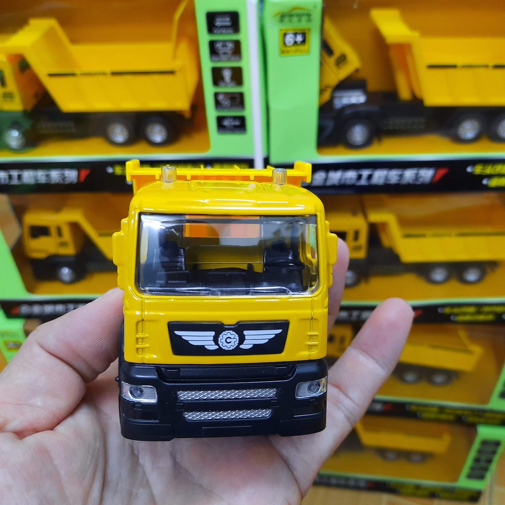 Xe ô tô tải chạy cót đồ chơi trẻ em đầu xe bằng sắt mô hình tỉ lệ 1:50