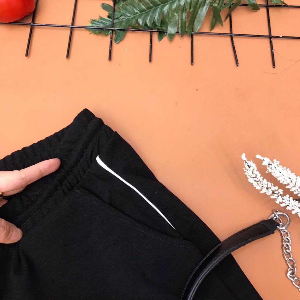 Quần bom né cotton co giãn 4 chiều, vải mịn đẹp, lên phom rất đẹp...