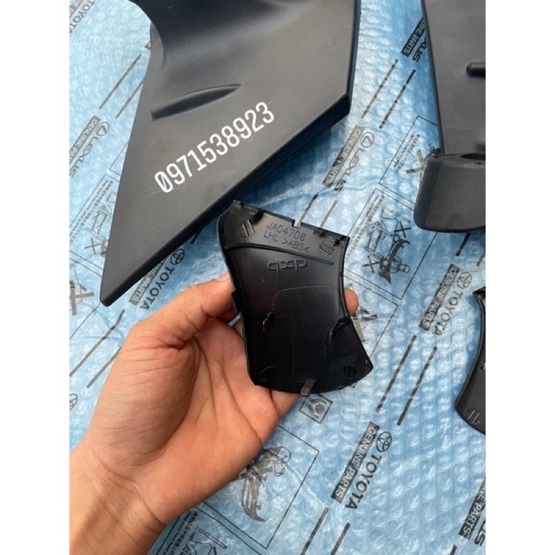 ĐẾ CHÂN GƯƠNG TOYOTA COROLLA ALTIS 2013-2021 hàng cao cấp