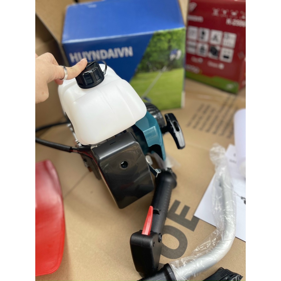 Máy cắt cỏ HuyndaiVN 411  TẶNG KÈM NHỚT 100ML