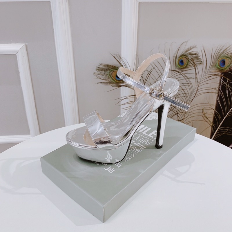 HÀNG CÓ SẴN ,SANDAL ĐÚP ĐẾ 12cm