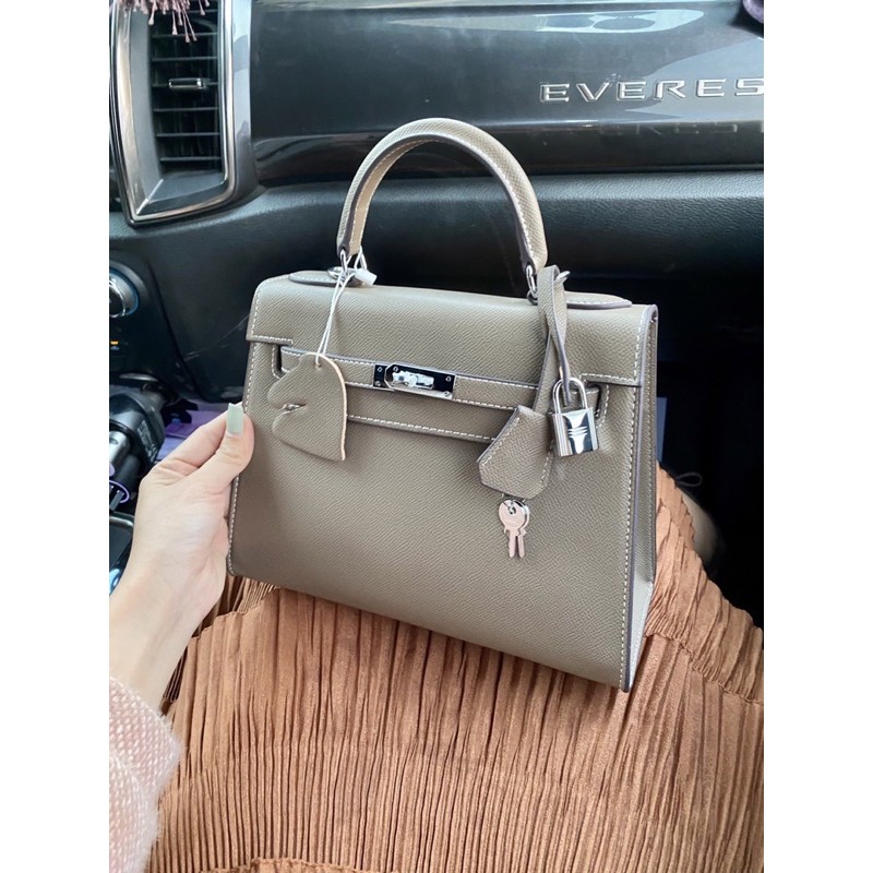 Túi xách tay khoá bạc