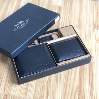SET VÍ COACH TẶNG MÓC KHÓA