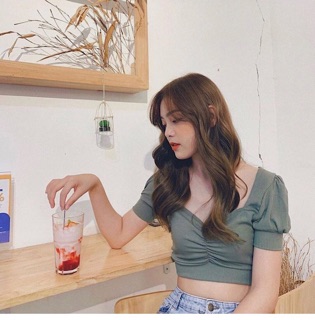 Áo croptop nhún ngực