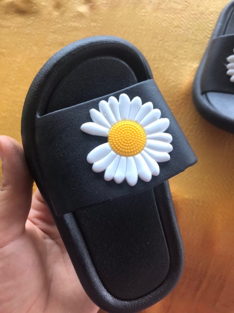 Dép hoa cúc bé gái size 21-32