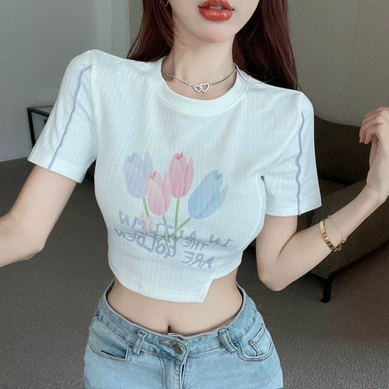 áo croptop phối viền chéo in hoa nhỏ tl2