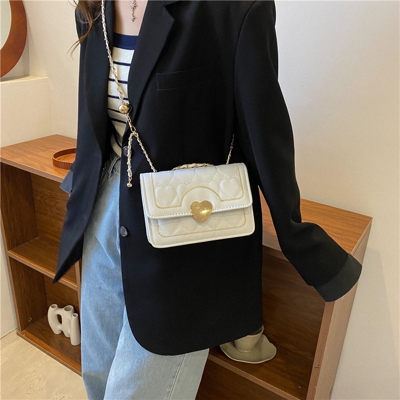 Túi Đeo Chéo Vai Hình Vuông Nhỏ Thêu Họa Tiết Trái Tim Phối Dây Đeo Sợi Xích Thời Trang 2022 Gylb1668