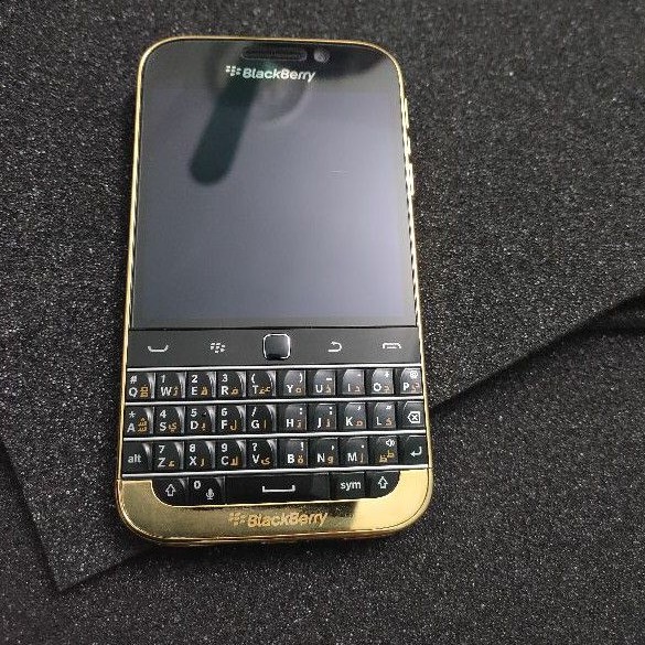 Điện thoại Blackberry Q20 - classic mạ Vàng 24k