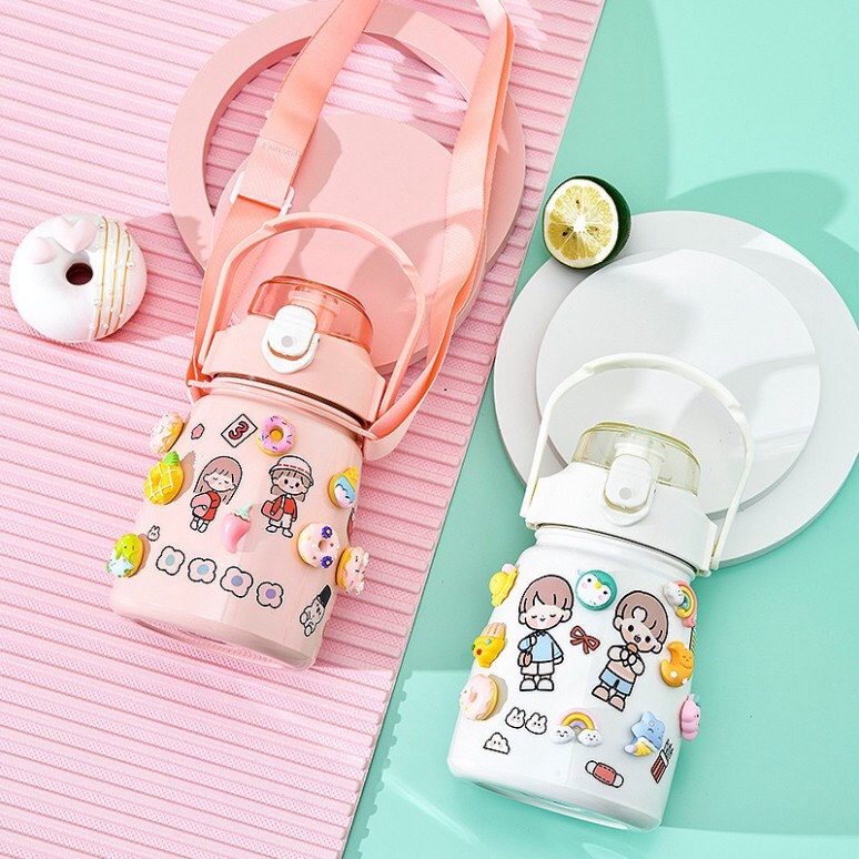 Bình Đựng Nước Dễ Thương Giữ Nhiệt Có Ống Hút Quai Xách Đỡ Điện Thoại Tiện Lợi 850ML