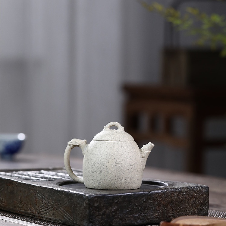 Ấm Tử Sa Nghi Hưng Tần Quyền Song Long 220 ml (Bạch Đoạn Nê)