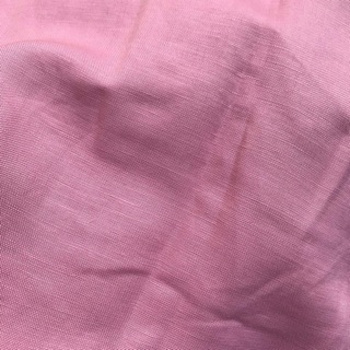 Vải linen ướt màu hồng xí muội.