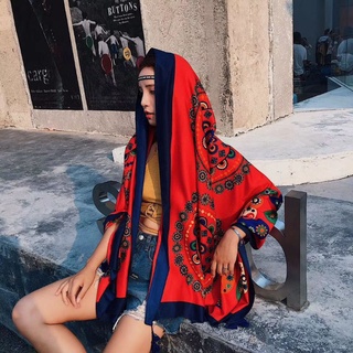 Khăn choàng đi biển