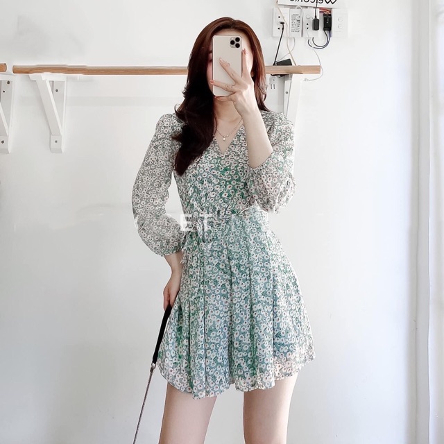 JUMPSUIT HOA CỔ V