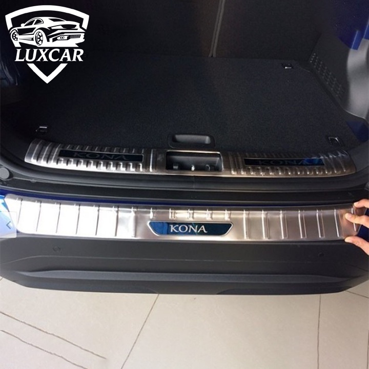 Ốp chống trầy cốp xe HYUNDAI KONA - Chất liệu INOX, TITAN cao cấp LUXCAR