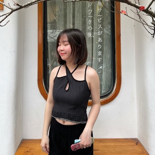 Pickie Camisole Borecole - áo yếm hai dây, viền ren, dây buộc cổ, croptop đen
