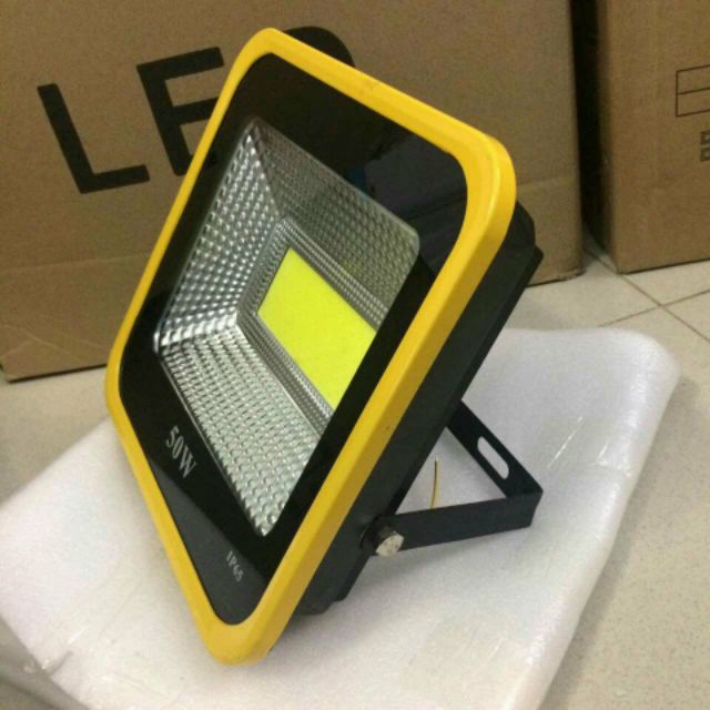 Loại 1 - Đèn Pha Led viền Vàng - Hàng đủ w ( Bảo hành 2 năm )