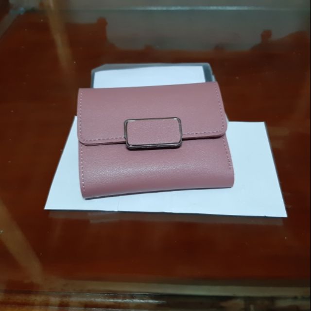Ví cầm tay cho khách