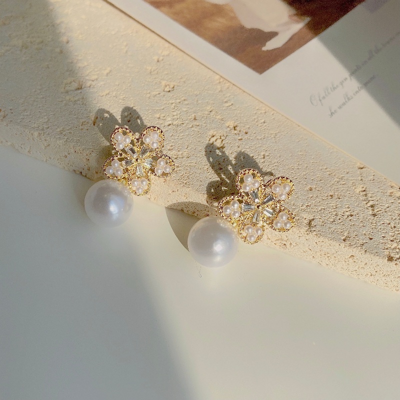 Bông Tai Hình Hoa Đính Ngọc Trai Thanh Lịch Phong Cách Hàn Quốc Cho Nữ