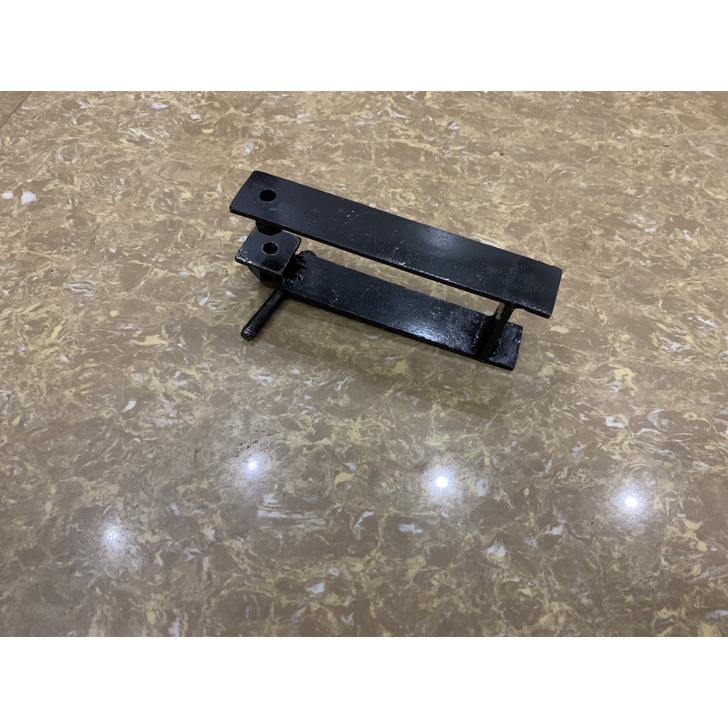Dụng cụ đục lỗ biển số