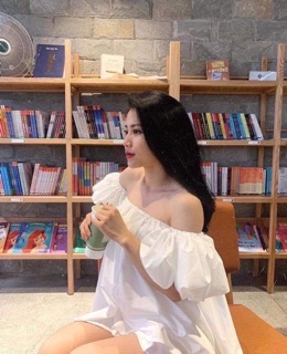 Áo trễ vai bánh bèo