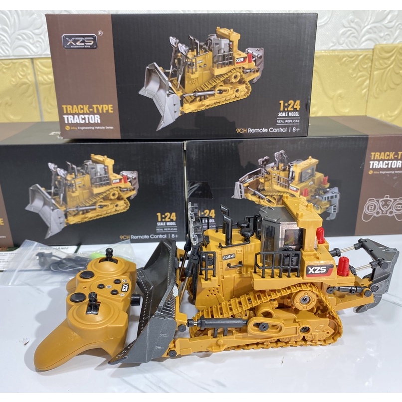 Xe ủi điều khiển từ xa bánh xích siêu vip, dòng xe vip được cấu tạo hợp kim vô cùng chắc chắn là dòng xe đẹp nhất