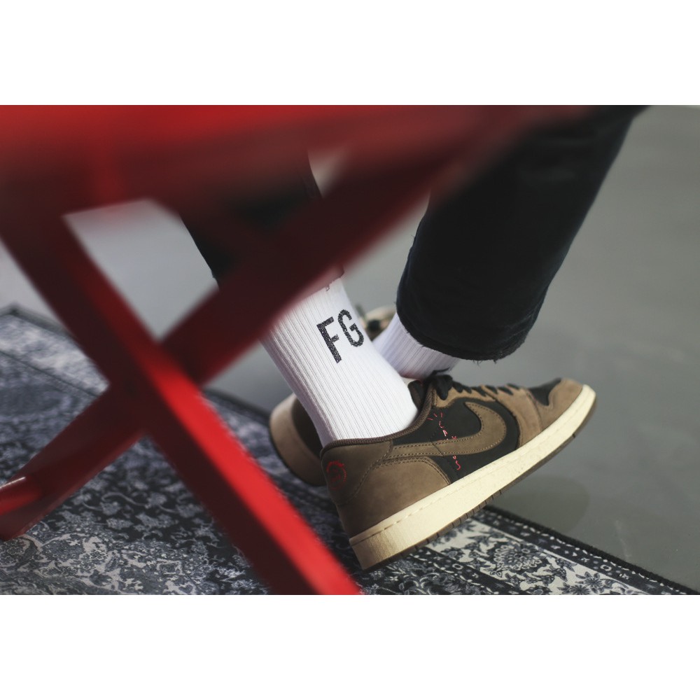 Tất FEAR OF GOD FOG cổ cao TLS hai màu trắng đen size 36-42 unisex phong cách