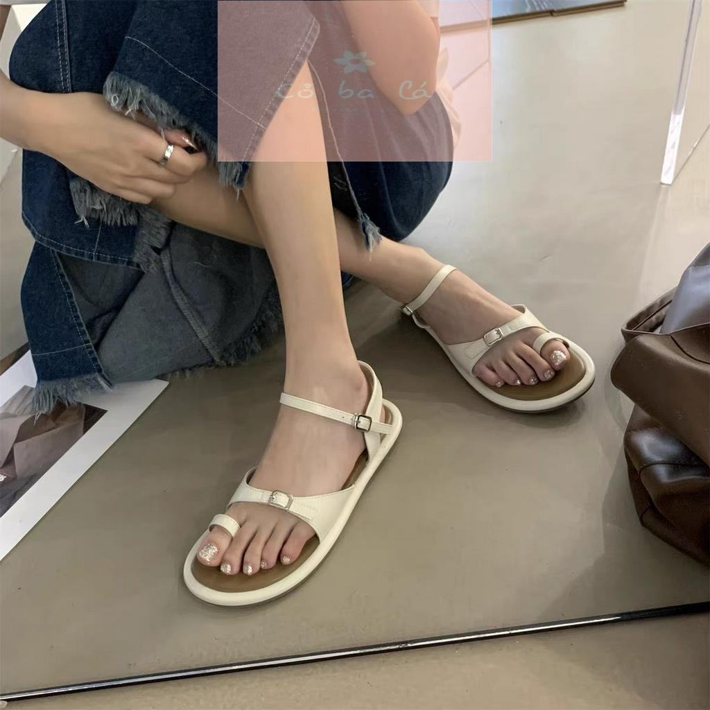 SANDAL BỆT COBALA SHOES - GIÀY ĐẾ BẰNG QUAI NGANG GẮN KHÓA CÀI HẬU CÀI PHONG CÁCH THỜI TRANG HIỆN ĐẠI S23050100