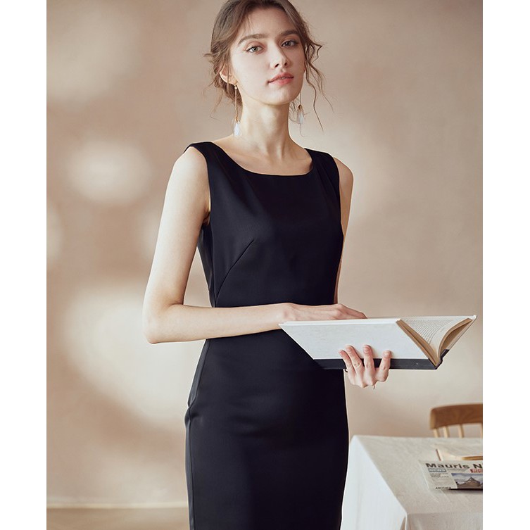 Đầm xòe tulip đen cổ vuông sát nách công sở