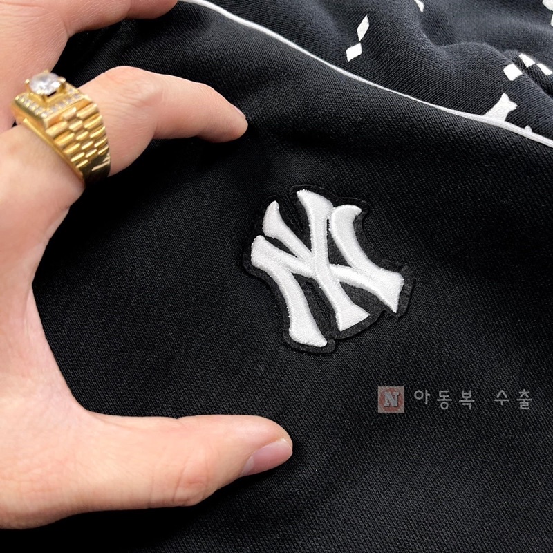 Áo nỉ NY kim cương xuất bé trai