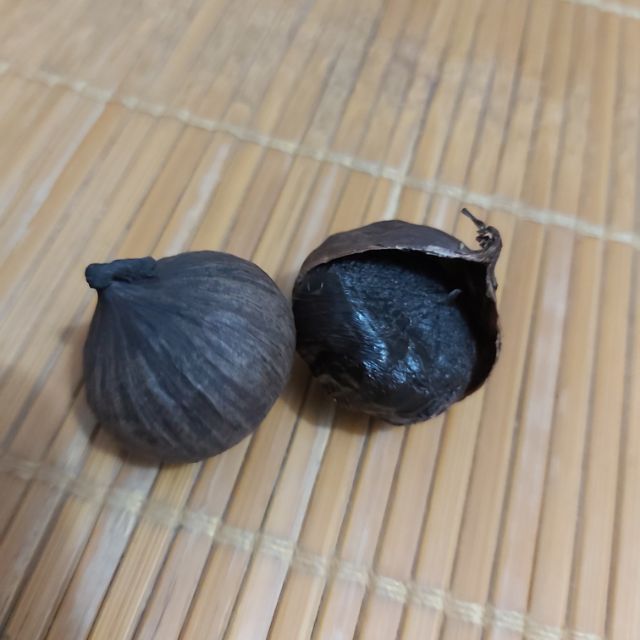 Tỏi đen nhà làm