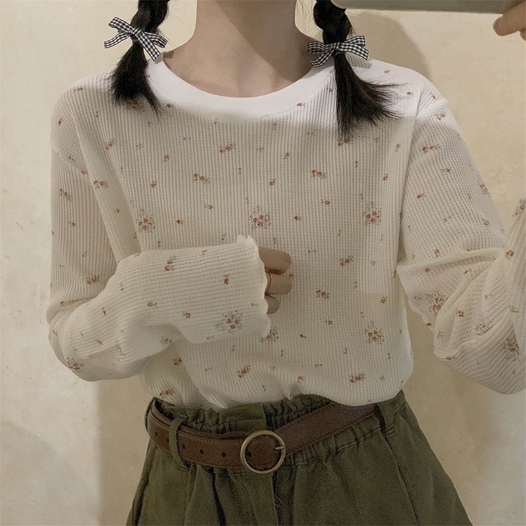 Áo thun tay dài dáng rộng in hoa phong cách retro mới