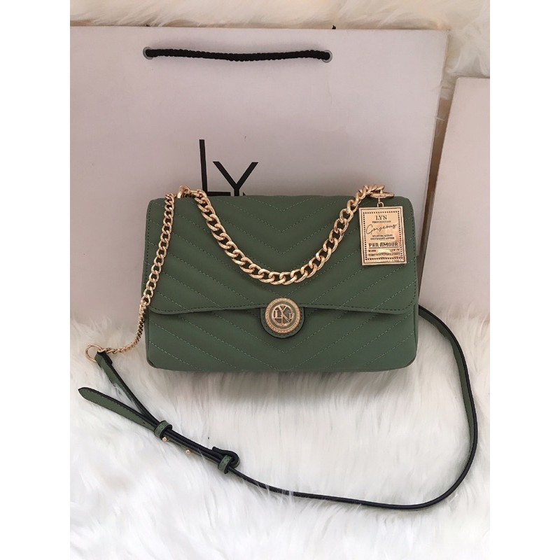 HÀNG SẴN Túi Lyn khoá tròn kèm charm size 25cm