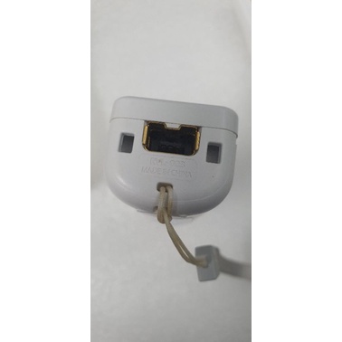 Tay Wii remote màu trắng