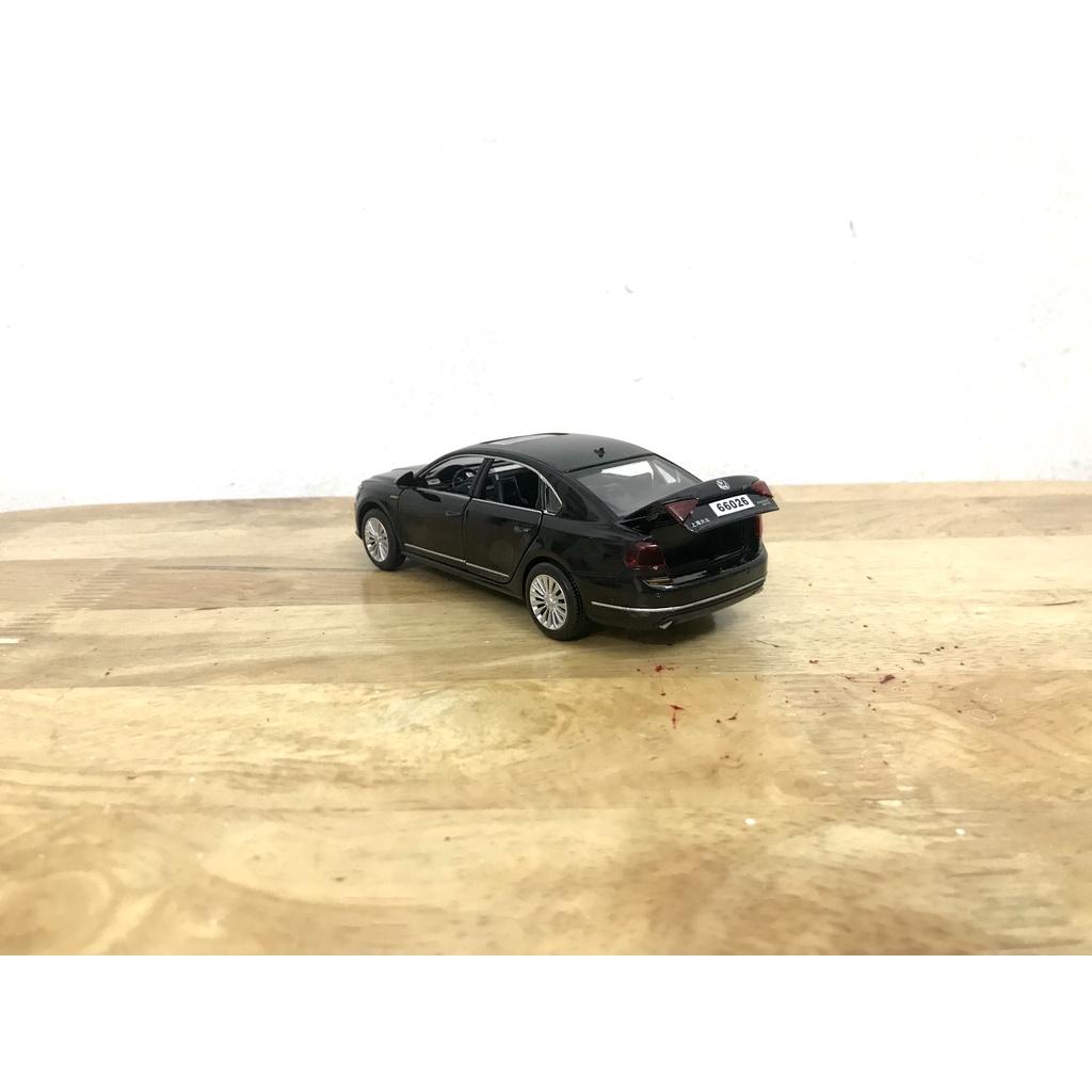 Mô hình xe Volkswagen Passat _ Tỷ lệ 1:32