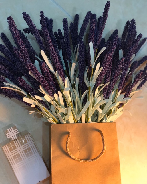 Hoa lavender nhập khẩu đón Xuân tài Lộc đầy nhà có ai cần thì cứ alo shop phục vụ đến 30 tết nhé