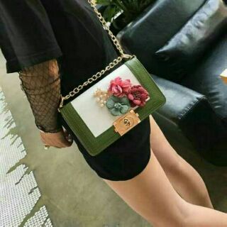 Túi đeo chéo hoa nổi quảng châu