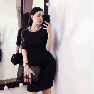Váy body len cổ đính đá