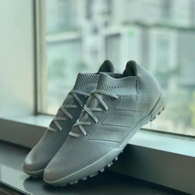 sale Giày đá bóng nemeziz tf