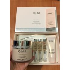 Bộ kem dưỡng da trắng hồng, ẩm mượt OHUI MIRACLE MOISTURE