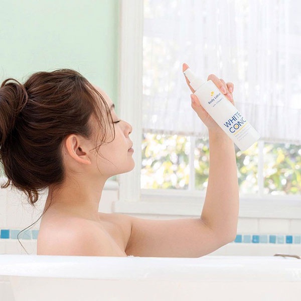 Xịt Dưỡng Trắng Da White Conc Body Lotion Vitamin C 245ml Nhật Bản chính hãng