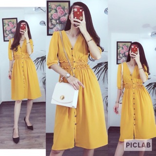 Váy cổ V phối cúc dọc